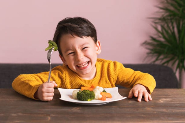 Ilustrasi resep bakso ayam untuk MPASI (Sumber: iStock)