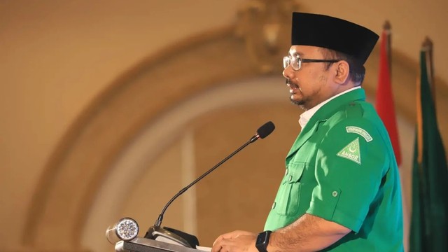 Ketum GP Ansor Yaqut Cholil Qoumas membuka Konbes XXV GP Ansor di Banjarbaru, Kalsel, Rabu (30/3/2022). Foto: Instagram/@gp.ansor