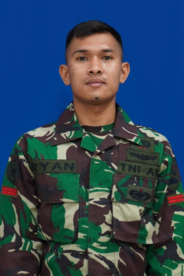 Pratu Ryan, anggota BKO TNI dari Pos 8 Liang SSK II Satgas Pamrahwan Yonarhanud 11/WBY, Kesatuan Kodim 1502/Masohi.  Foto: Dok. Istimewa