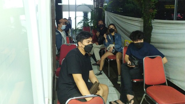 Kegiatan vaksinasi malam hari di Mapolrestabes Bandung, Jumat (8/4/2022). Foto: Dok. Istimewa