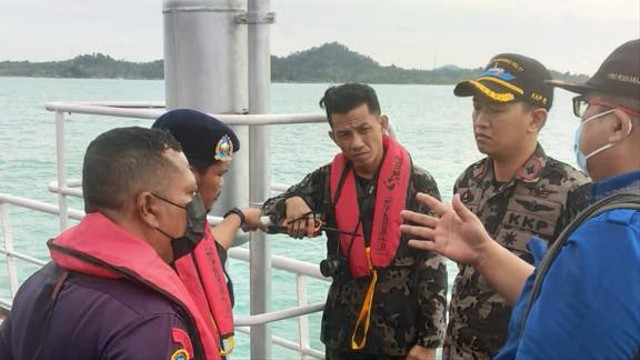 KKP Periksa Kapal Penambang Pasir Timah di Perairan Bangka. Foto: KKP