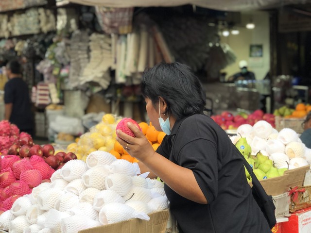 Pedagang Buah di Pasar Sarang Kabupaten Rembang (Foto: Anggi Anggarani)