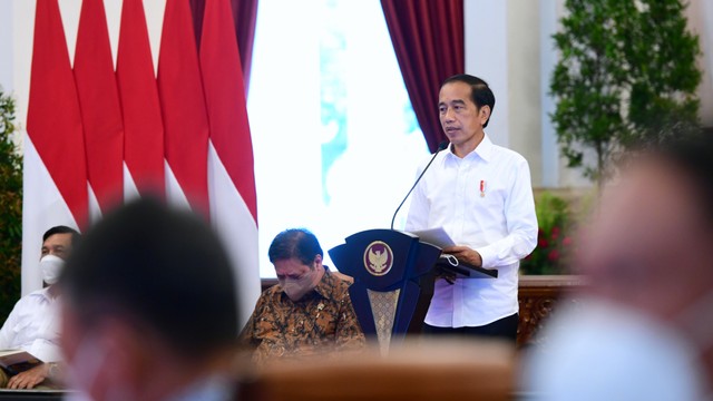 Presiden Joko Widodo pada Sidang Kabinet Paripurna, di Istana Negara, Bogor, Jawa Barat, Rabu (6/4/2022). Foto: Muchlis Jr/Biro Pers Sekretariat Presiden