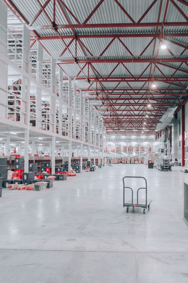 Contoh Surat Permintaan Barang, Foto: Unsplash/Jake Nebov