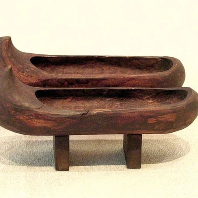 Klasik, Ini 5 Model Sepatu dan Sandal yang Populer di Zaman Dahulu