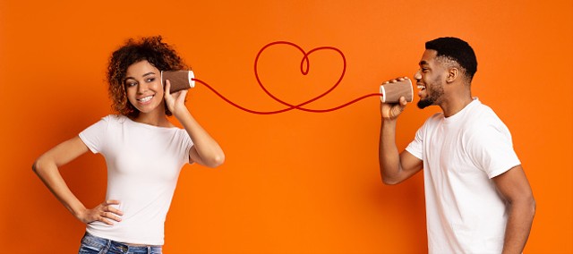 Love language adalah cara mengungkapkan komitmen sepenuh hati kepada orang lain, khususnya pasangan. Foto: Unsplash.com