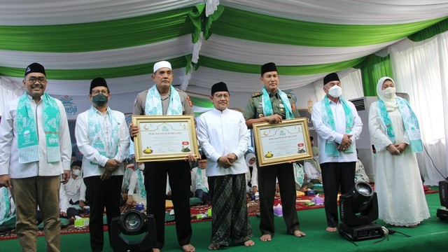 Cak Imin bersama Gerakan Nasional Nusantara mengaji peringati nuzulul quran, tumpengan dan doakan IKN di Titik Nol IKN, Kamis (21/4/2022). Foto: Dok. PKB