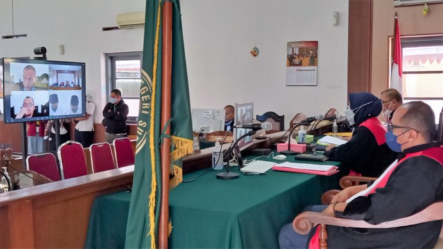 Sidang kasus kekerasan dalam Diklat Menwa UNS Solo di Pengadilan Negeri Solo, Senin (04/04/2022). FOTO: Agung Santoso