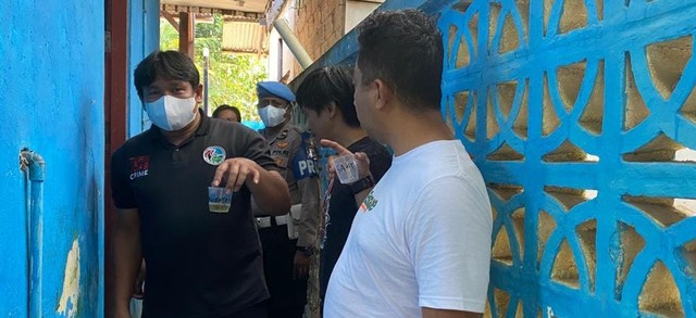 Anggota Sat Narkoba Polres Sorong Kota lakukan pemeriksaan urine