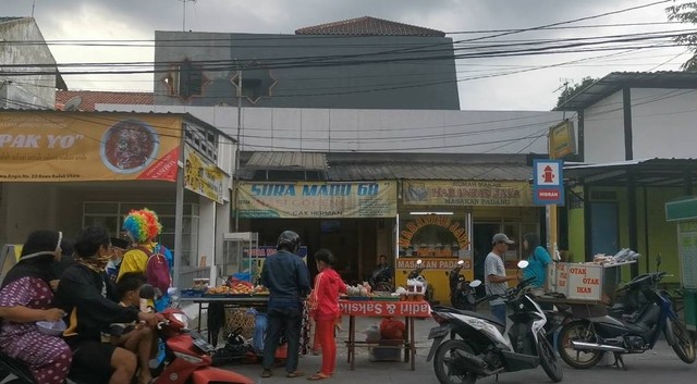 Keadaan Pasar Ramadan Jalan Buritan pada bulan Ramadan 2022