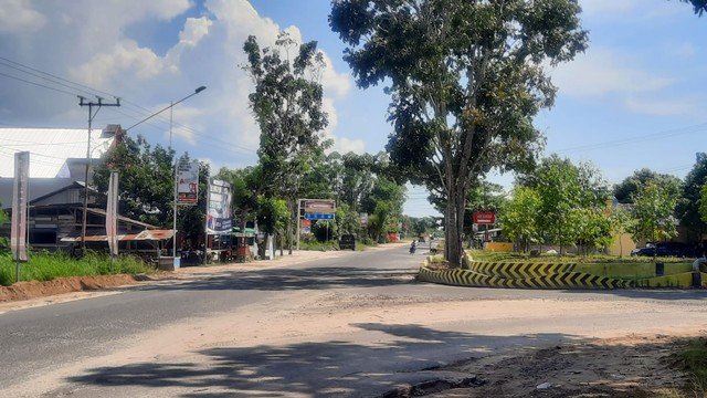 Foto : Jalan taman segitiga Bhayangkara, Desa Pasir Panjang.
