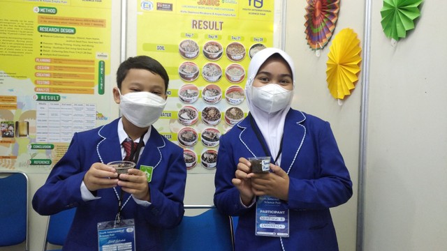 Siswa SD di Semarang Ciptakan Plastik Ramah Lingkungan dari Biji Nangka (36116)