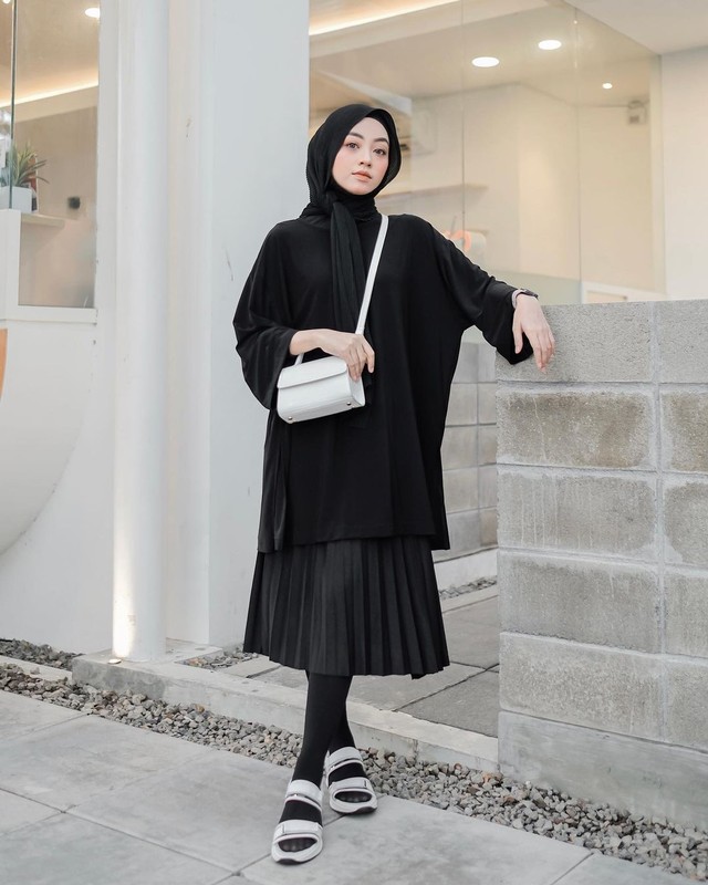 5 Inspirasi Padu Padan Outfit Oversized 