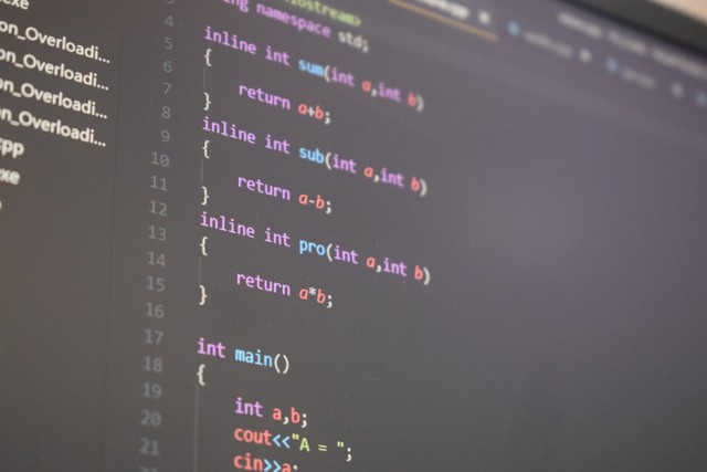 Ilustrasi Coding. Foto: Uday Awa via Unsplash