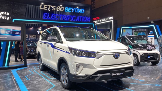 Respons Hyundai Soal Toyota Kijang Innova Listrik di IIMS Hybrid 2022 (28020)