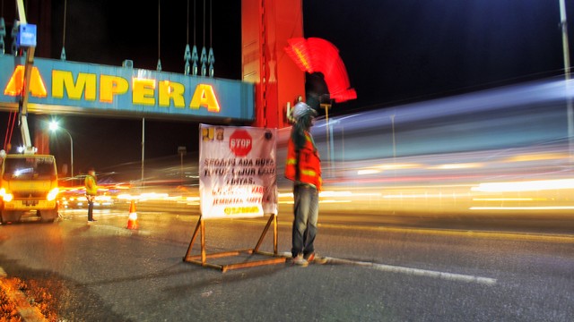 Foto: Penutupan Jembatan Ampera Palembang (136825)