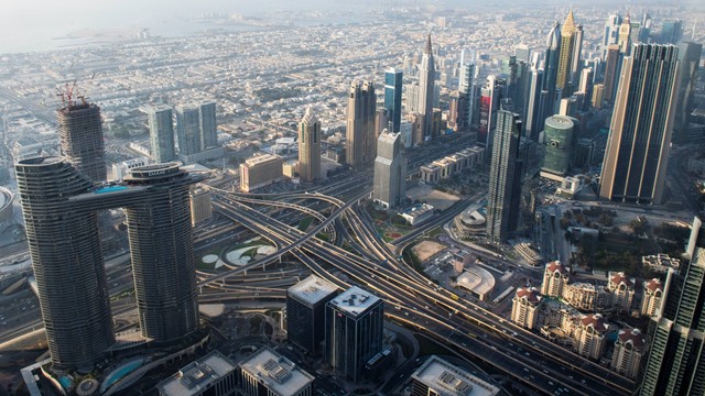 Suasana Kota Dubai terlihat dari gedung Burj Khalifa, Kota Dubai, Uni Emirat Arab, Senin (14/3/2022). Foto: M Agung Rajasa/Antara Foto