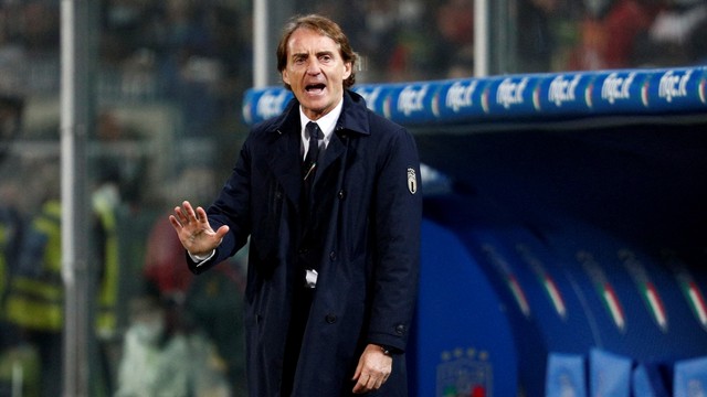 Reaksi pelatih Italia Roberto Mancini saat pertandingan Italia melawan Makedonia Utara di Stadio Renzo Barbera, Palermo, Italia, Kamis (24/3/2022). Foto: Guglielmo Mangiapane/REUTERS