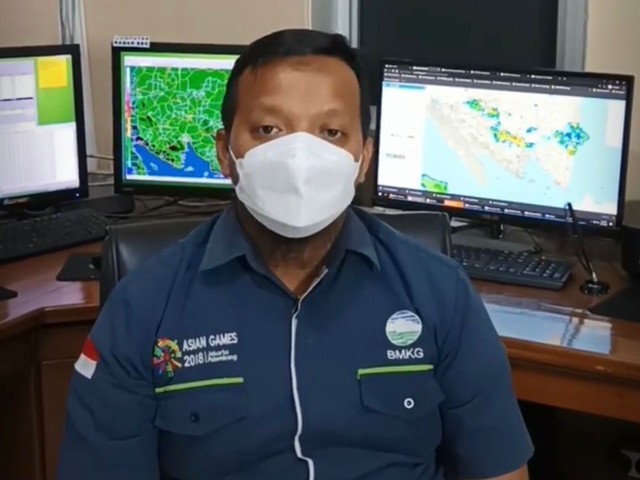 Awan Berbentuk Tsunami Muncul di Kota Bandar Lampung, Ini Kata BMKG (1)