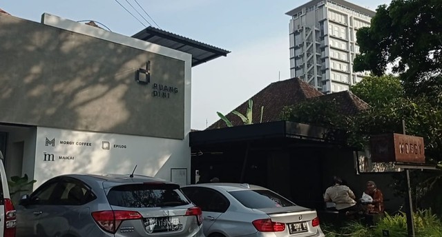 Galeri Ruang Dini Bandung. Sumber foto : Foto pribadi