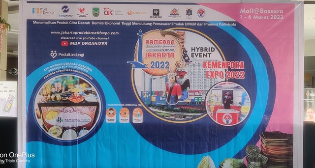 Backdrop yang terpasang di panggung utama Kemenpora Expo 2022, Jakarta, 1 s.d. 6 Maret 2022 (Foto: Dok pribadi)