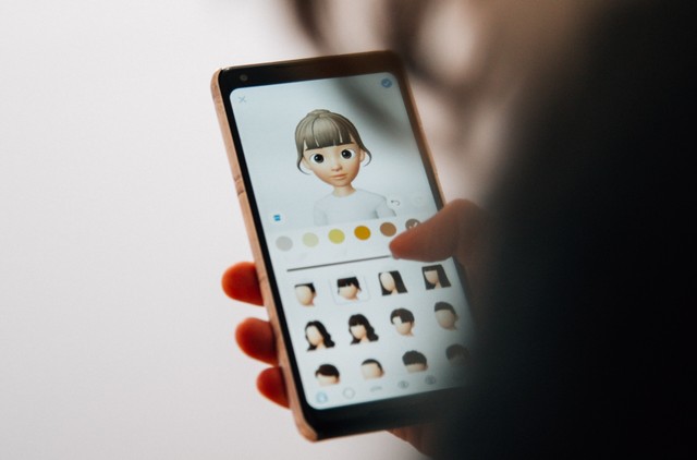 Ilustrasi 7 aplikasi wajah kartun Android 2022. Foto: charlesdeluvio/unsplash