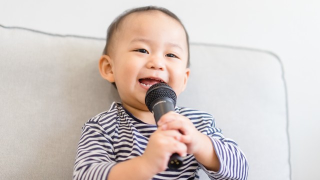 Ilustrasi anak bernyanyi. Foto: MIA Studio/Shutterstock