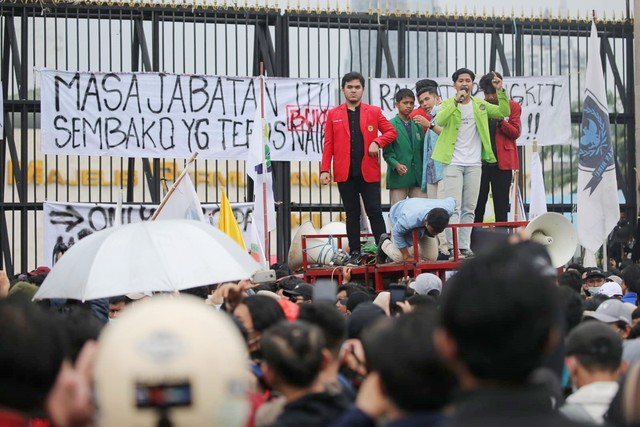 PB HMI Minta Jokowi Reshuffle Menteri yang Bicara Penundaan Pemilu (1)