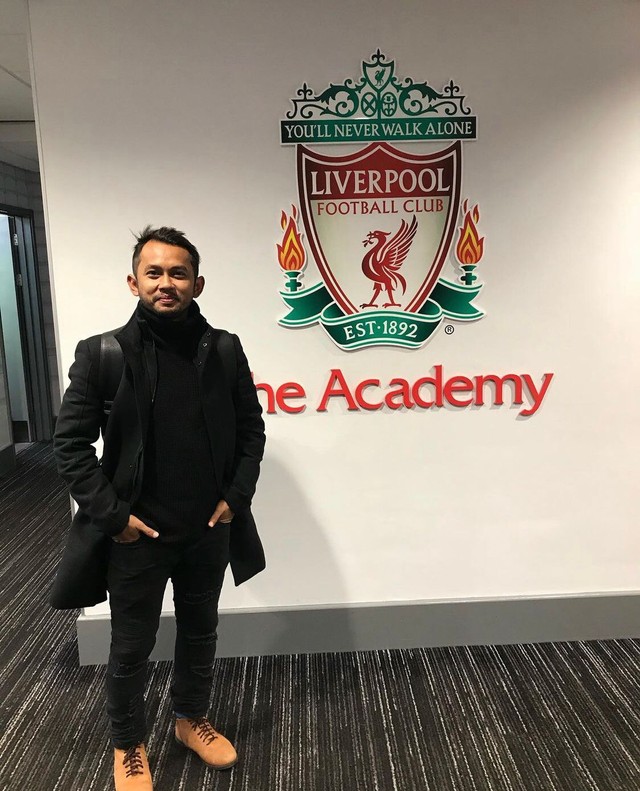 Pelatih asal Indonesia, Muhamad Yusup Prasetiyo. Potret saat berguru di Liverpool. Foto: Dok Muhamad Yusup Prasetiyo