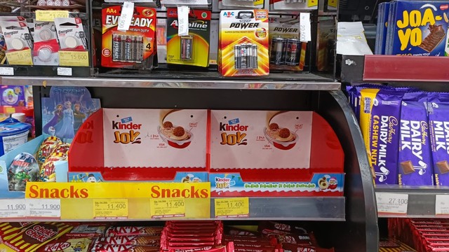 Stok Kinder Joy di Alfamart Jakarta kosong. Foto: Farusma Okta Verdian/kumparan