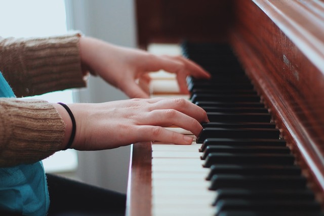 Ilustrasi not pianika Kopi Dangdut, sumber gambar: https://www.unsplash.com/