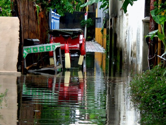 Contoh Pawarta Bahasa Jawa tentang Banjir, Foto: Unsplash/Prabu Panji 