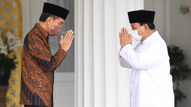 Menhan Prabowo bersilaturahmi dengan Presiden Jokowi di Gedung Agung atau Istana Negara Yogyakarta, Senin (2/5/2022). Foto: Biro Pers Sekretariat Presiden