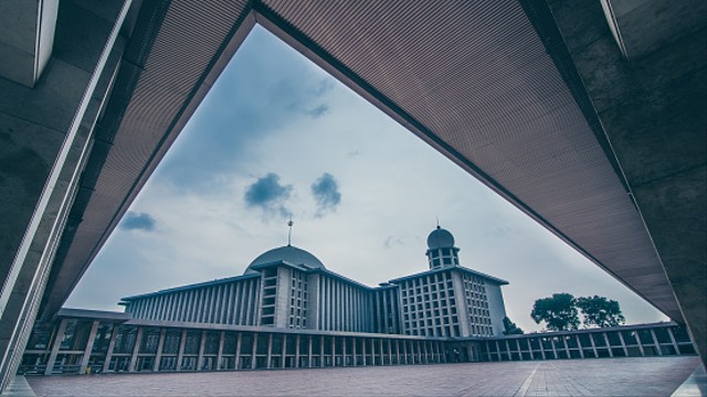 Ilustrasi Masjid Istiqlal. Foto. dok. David Sutarto (Unsplash.com)