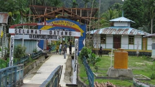 Salah satu masjid di Kampung Waigeo Raja Ampat. (Foto Hari Suroto)