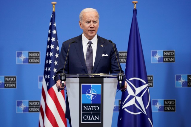 Presiden Joe Biden berbicara selama konferensi pers di NATO setelah bertemu dengan sekutu tentang invasi Rusia ke Ukraina, di Brussels,  Kamis, 24 Maret 2022. Foto: Evan Vucci/AP Photo