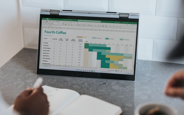 Ilustrasi menggunakan Excel. Foto: Windows via Unsplash