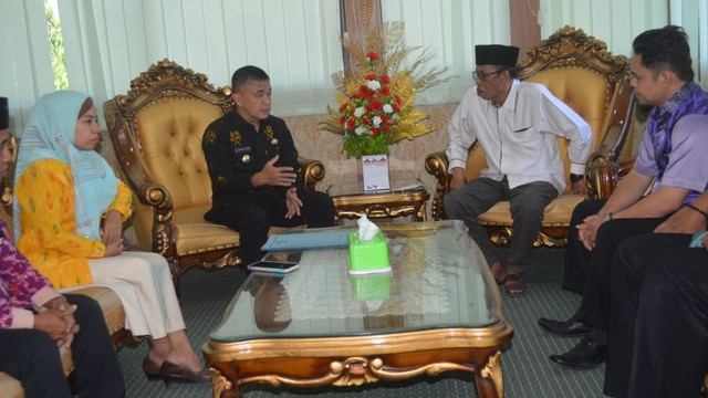 Kunjungan silaturahmi Tim Ahli Cagar Budaya Kota Palu, di ruang kerja Wali Kota Palu. Foto: Istimewa