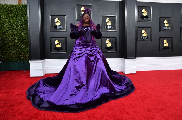Penyanyi-penulis lagu Inggris Yola tiba untuk Grammy Awards Tahunan ke-64 di MGM Grand Garden Arena di Las Vegas pada 3 April 2022. Foto: ANGELA WEISS / AFP