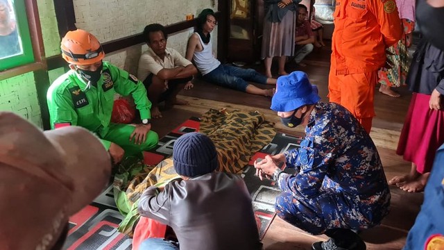 Tim SAR Temukan Jasad Nelayan yang Terseret Gelombang di Perairan Cianjur (48252)