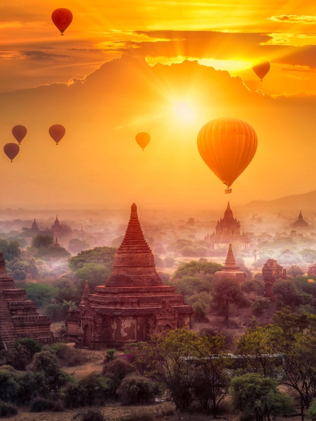 Panorama balon udara di Bagan, Myanmar. Foto: Travel mania/Shutterstock