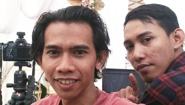 Foto : Nanang dan Marwan dalam acara photobooth wedding, credit : Dokumentasi Lens Studio Tangsel