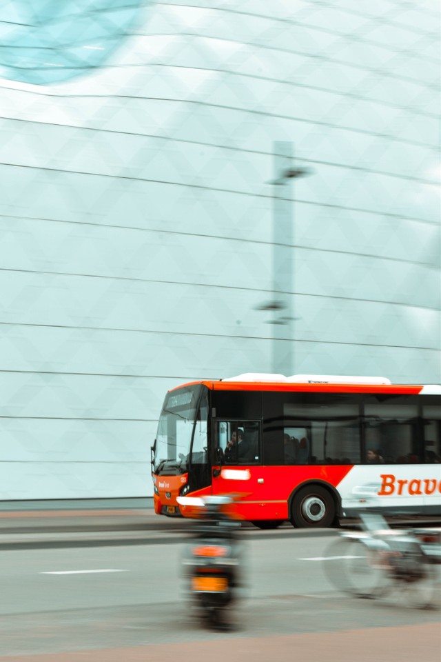 Harga tiket Bus Sinar Jaya Jakarta-Pekalongan hari ini, Foto: Pexels/Longxiang Qian