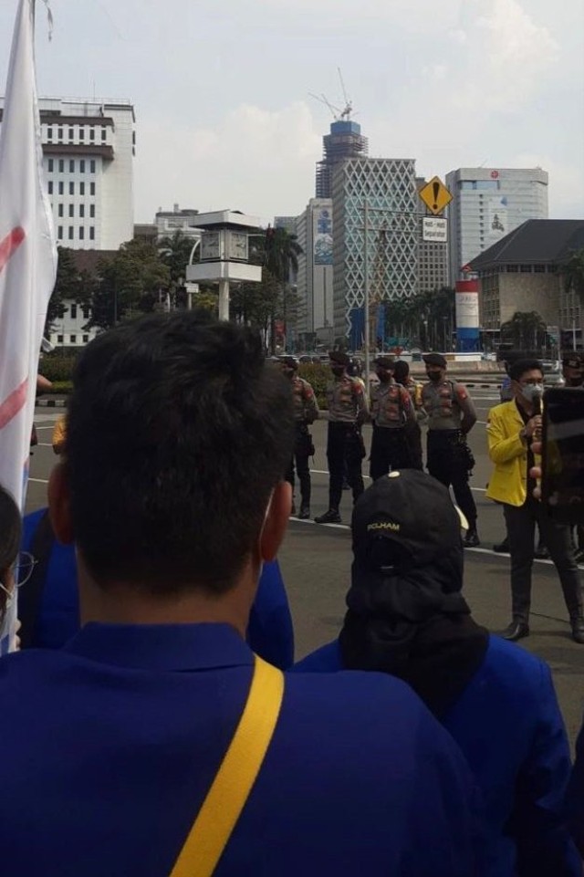 Tak Ikut Demo 11 April, BEM UI Gelar Mimbar Bebas Di Patung Kuda ...