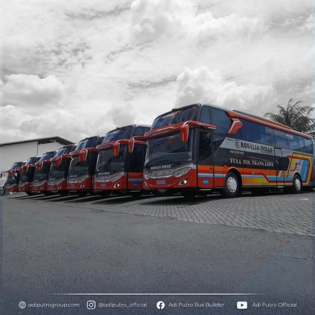 Bus Baru PO Rosalia Indah Berbodi MHD yang Mirip Double Decker. Foto: Dok. Karoseri Adi Putro