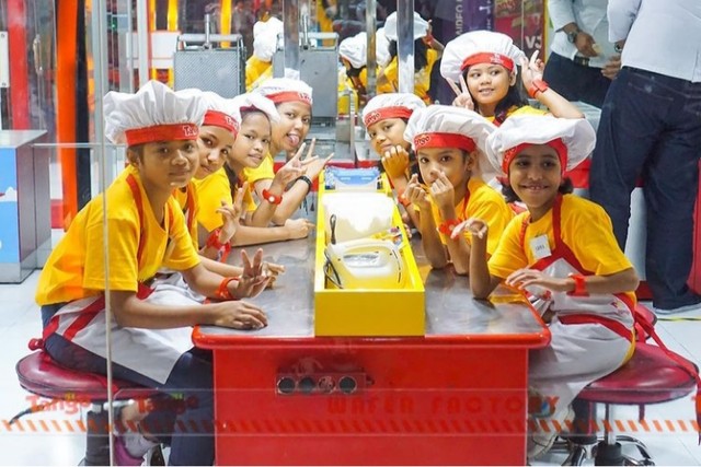 Anak-anak mengunjungi wahana di Kidzania Jakarta Foto: Instagram/ @hopelovecommunity