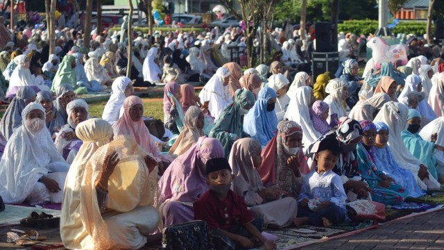 Foto: Suasana Salat Id di Kota Palu (127608)