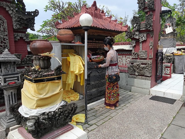 Berkunjung ke Pura Segara Kenjeran Surabaya, Tawarkan Suasana Khas Bali (264198)
