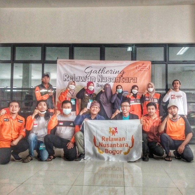 Pose bersama peserta Gathering Relawan Nusantara Bogor 