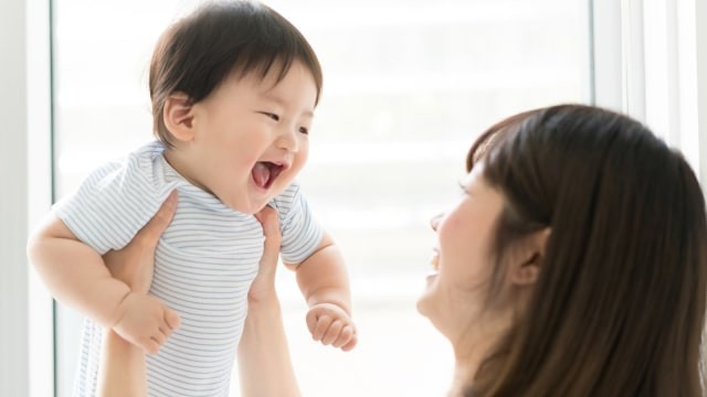 Ilustrasi perkembangan bayi 10 bulan. Foto: Shutterstock